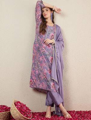 Women Floral Printed Kurta with Trousers & Dupatta 6