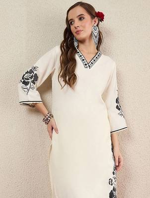 Women Solid Embroidered Kurta with Trousers 1