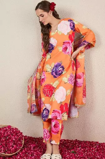 Women Floral Printed Kurta with Trousers & Dupatta