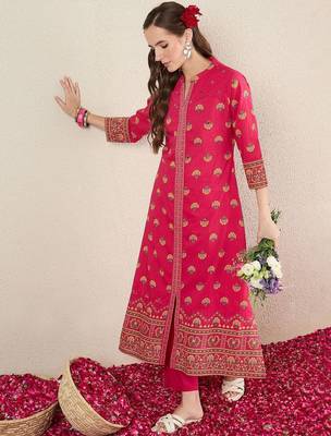 Women Ethnic Motifs Printed Cotton Kurta with Trousers 7
