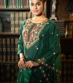 Women Floral Embroidered Straight Kurta Set