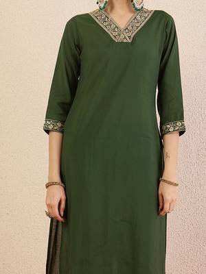 Women Ethnic Motifs Embroidered Regular Kurta with Trousers & With Dupatta 3