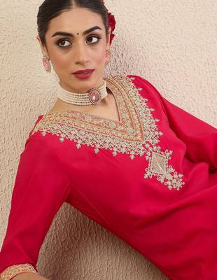 Women Ethnic Motifs Embroidered Regular Kurta with Trousers 3