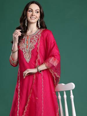 Ethnic Motifs Kurta with Trousers & Dupatta 1