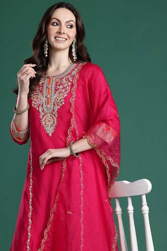 Ethnic Motifs Kurta with Trousers & Dupatta