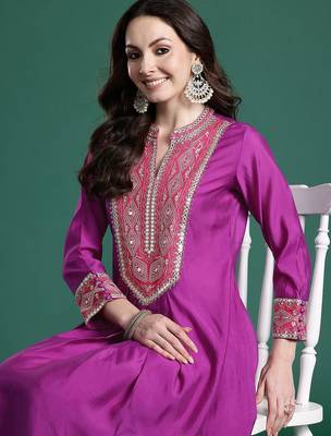 Women Ethnic Motifs Embroidered Pleated Mirror Work Kurta with Trousers 1