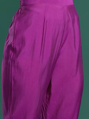 Women Ethnic Motifs Embroidered Pleated Mirror Work Kurta with Trousers 3