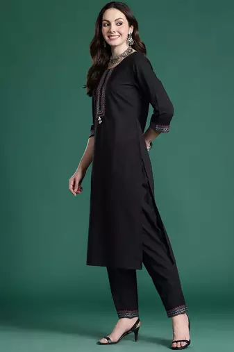 Embroidered Regular Beads & Stones Pure Cotton Kurta with Trousers & With Dupatta