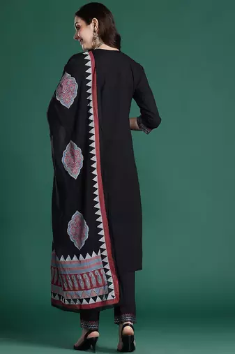 Embroidered Regular Beads & Stones Pure Cotton Kurta with Trousers & With Dupatta