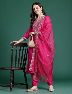 Ethnic Motifs Embroidered Sequinned Kurta with Trousers & With Dupatta 1