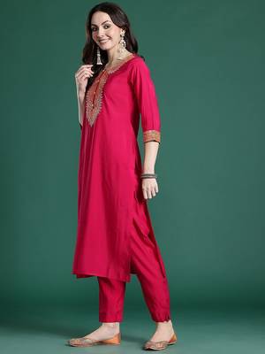 Ethnic Motifs Embroidered Zari Kurta with Trousers & With Dupatta 5