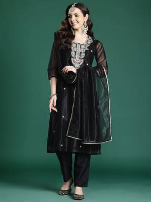 Ethnic Motifs Embroidered Kurta with Trousers & Dupatta 5