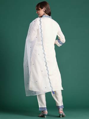 Floral Embroidered Kurta with Trousers & Dupatta 6