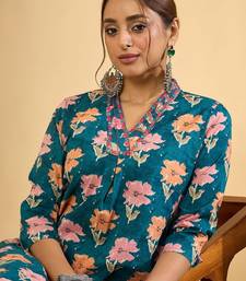 Women Floral Printed Pleated Mirror Work Pure Cotton Kurta & Trousers