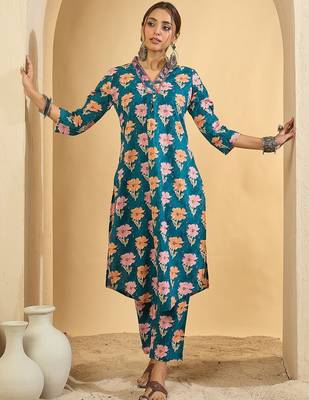 Women Floral Printed Pleated Mirror Work Pure Cotton Kurta & Trousers 3