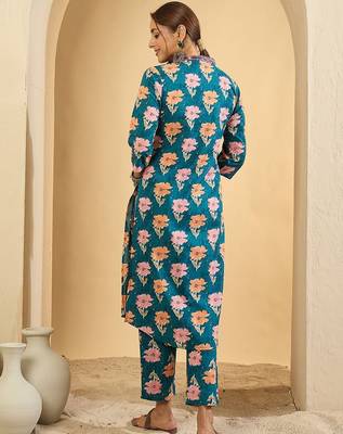 Women Floral Printed Pleated Mirror Work Pure Cotton Kurta & Trousers 5