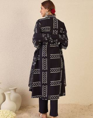 Women Printed Empire Pure Cotton Kurta with Trousers & With Dupatta 5