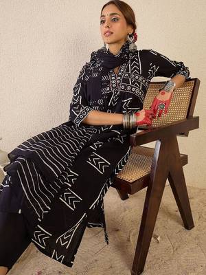 Women Printed Empire Pure Cotton Kurta with Trousers & With Dupatta 6