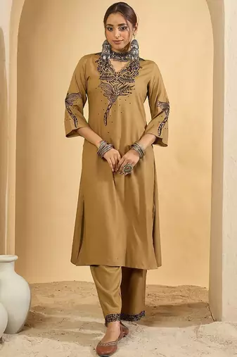 Women Floral Embroidered Regular Thread Work Kurta with Trousers