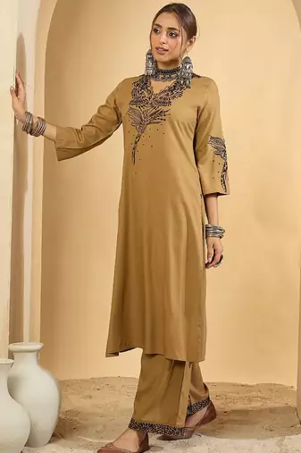 Women Floral Embroidered Regular Thread Work Kurta with Trousers