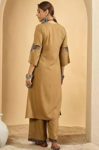 Women Floral Embroidered Regular Thread Work Kurta with Trousers
