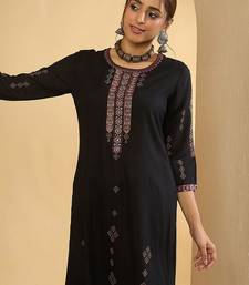 Women Ethnic Motifs Embroidered Regular Thread Work Kurta Sets