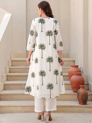 Floral Printed V-Neck Pure Cotton Kurta With Trousers 5