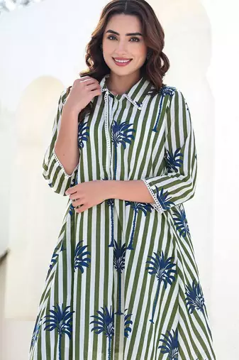 Women Floral Printed Pure Cotton A-Line Kurta with Trousers