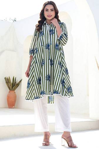 Women Floral Printed  Cotton A-Line Kurta with Trousers