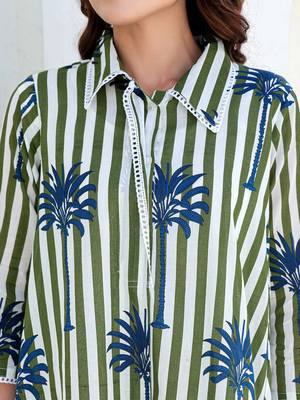 Women Floral Printed Pure Cotton A-Line Kurta with Trousers 3