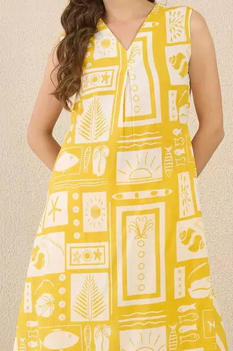 Women Ethnic Motifs Printed Pleated Pure Cotton Kurta with Trousers