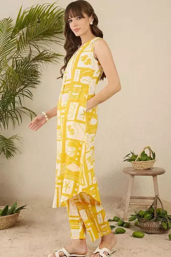 Women Ethnic Motifs Printed Pleated Pure Cotton Kurta with Trousers
