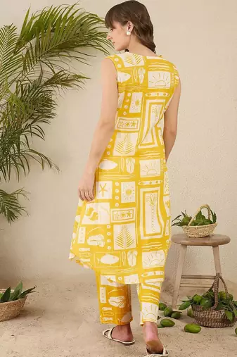 Women Ethnic Motifs Printed Pleated Pure Cotton Kurta with Trousers