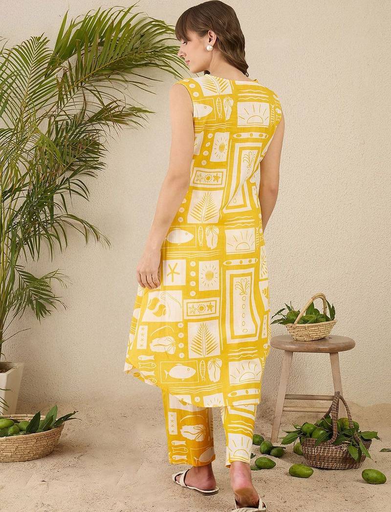 Women Ethnic Motifs Printed Pleated Pure Cotton Kurta with Trousers