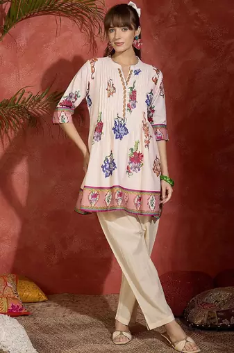 Women Floral Printed Regular Pure Cotton Kurta Sets