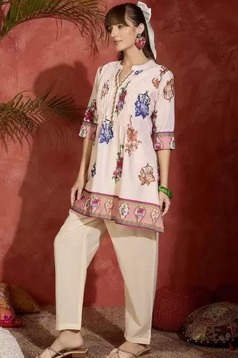Women Floral Printed Regular Pure Cotton Kurta Sets