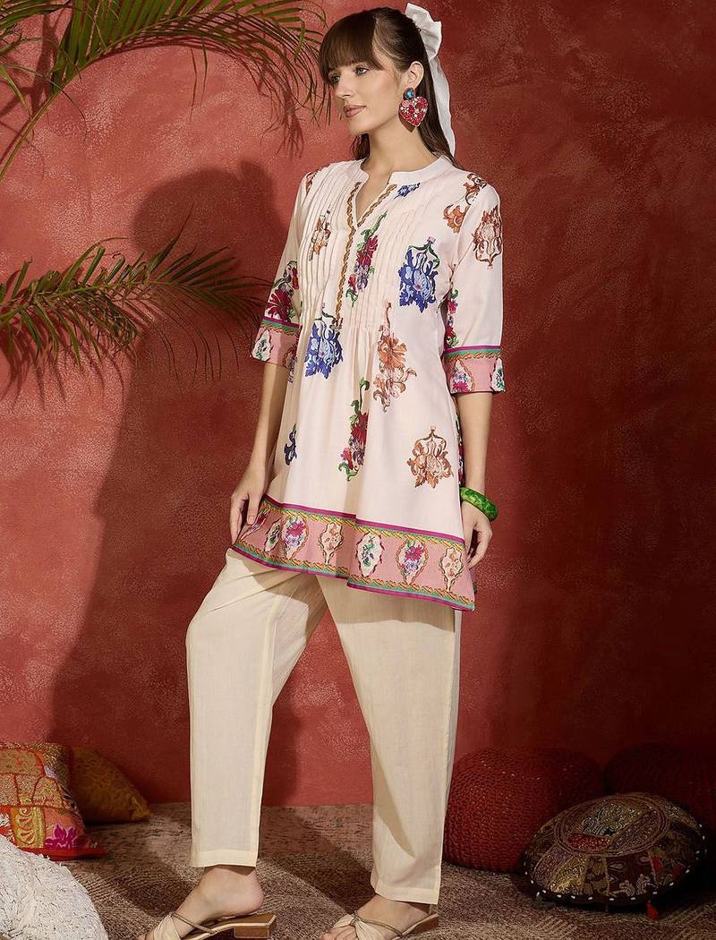 Women Floral Printed Regular Pure Cotton Kurta Sets