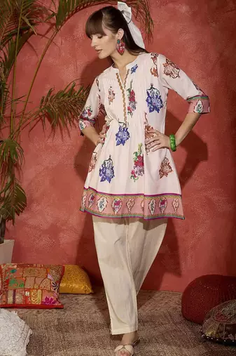 Women Floral Printed Regular Pure Cotton Kurta Sets