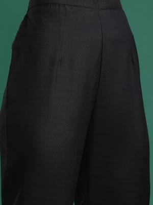 Solid Regular Kurta with Trousers & Dupatta 3
