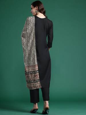 Solid Regular Kurta with Trousers & Dupatta 6
