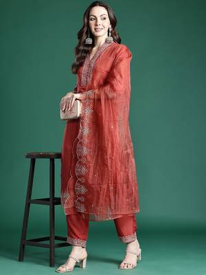 Ethnic Motifs Embroidered Kurta with Trousers & Dupatta 1