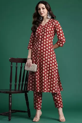 Women Printed Pleated Pure Cotton Kurta with Trousers