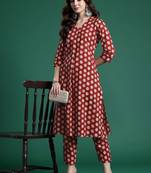 Women Printed Pleated Pure Cotton Kurta with Trousers