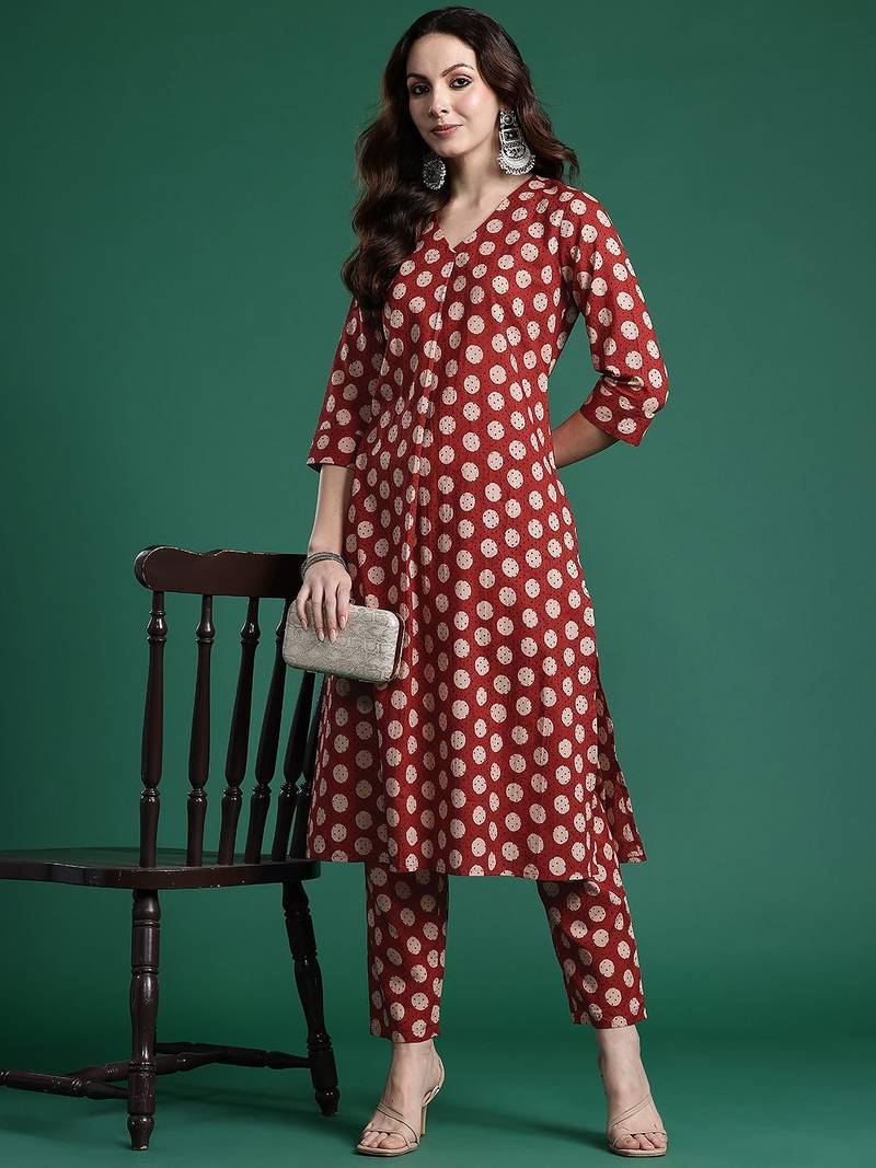Women Printed Pleated Pure Cotton Kurta with Trousers