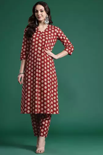 Women Printed Pleated Pure Cotton Kurta with Trousers