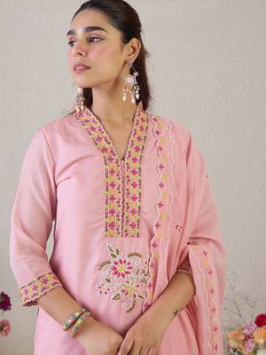 Women Floral Embroidered Kurta with Trousers & Dupatta 2