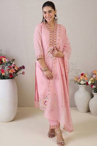 Women Floral Embroidered Kurta with Trousers & Dupatta