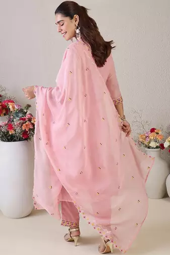 Women Floral Embroidered Kurta with Trousers & Dupatta