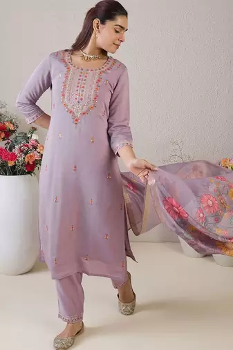 Floral Embroidered Round Neck Thread Work Straight Kurta & Trousers & Dupatta
