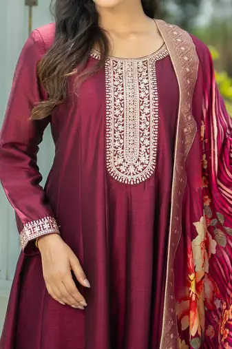 Ethnic Motifs Embroidered Sequinned Kurta With Trousers & Dupatta